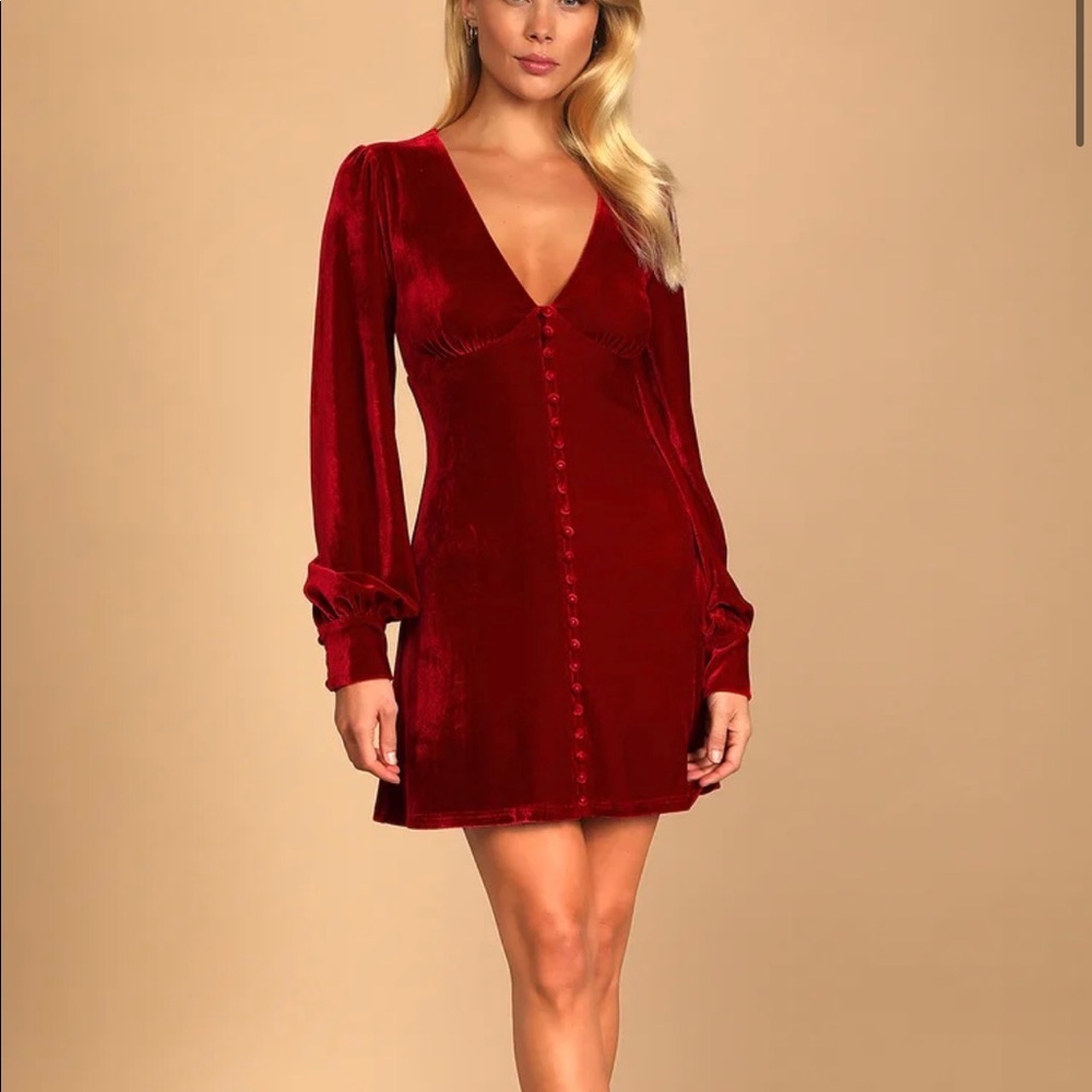Lulu’s red velvet mini dress. Perfect for holiday and NYE parties.